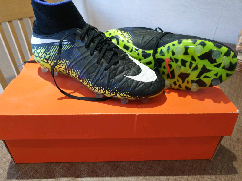 nike hypervenom size 4